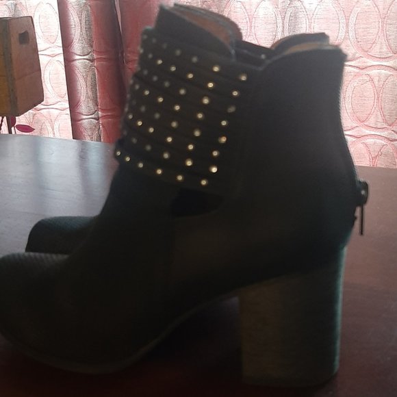 Boots - Picture 2 of 3